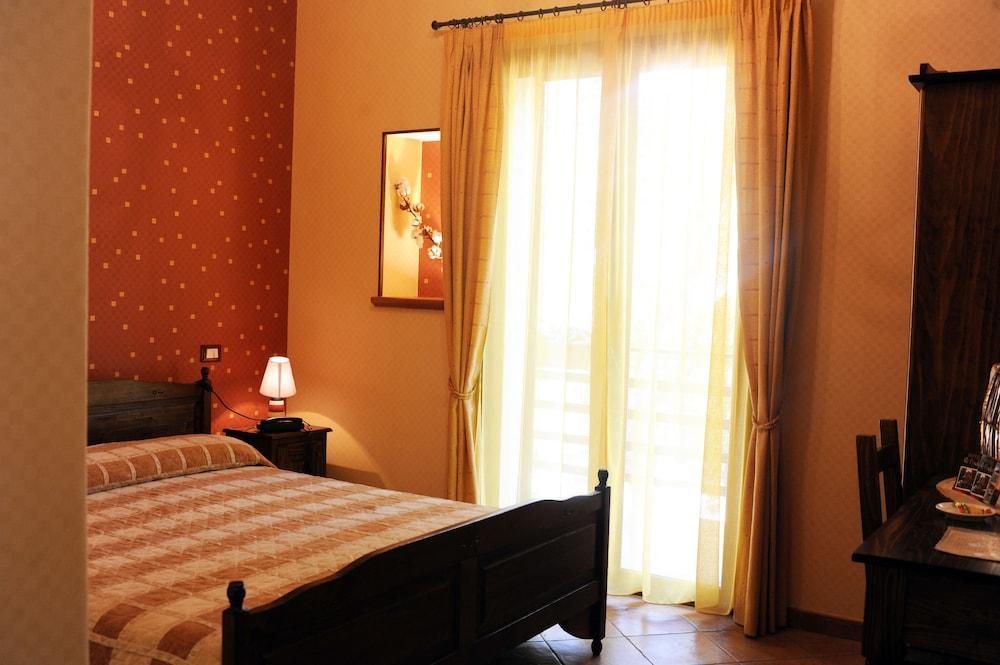 Hotel Alle Pendici Николози Экстерьер фото