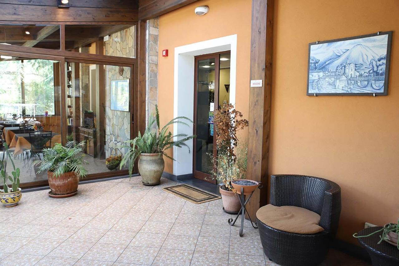 Hotel Alle Pendici Николози Экстерьер фото